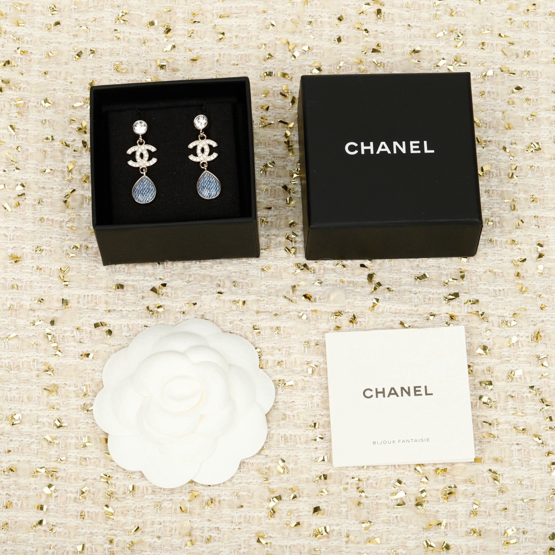 [TOP] CHANEL Earrings - Gold