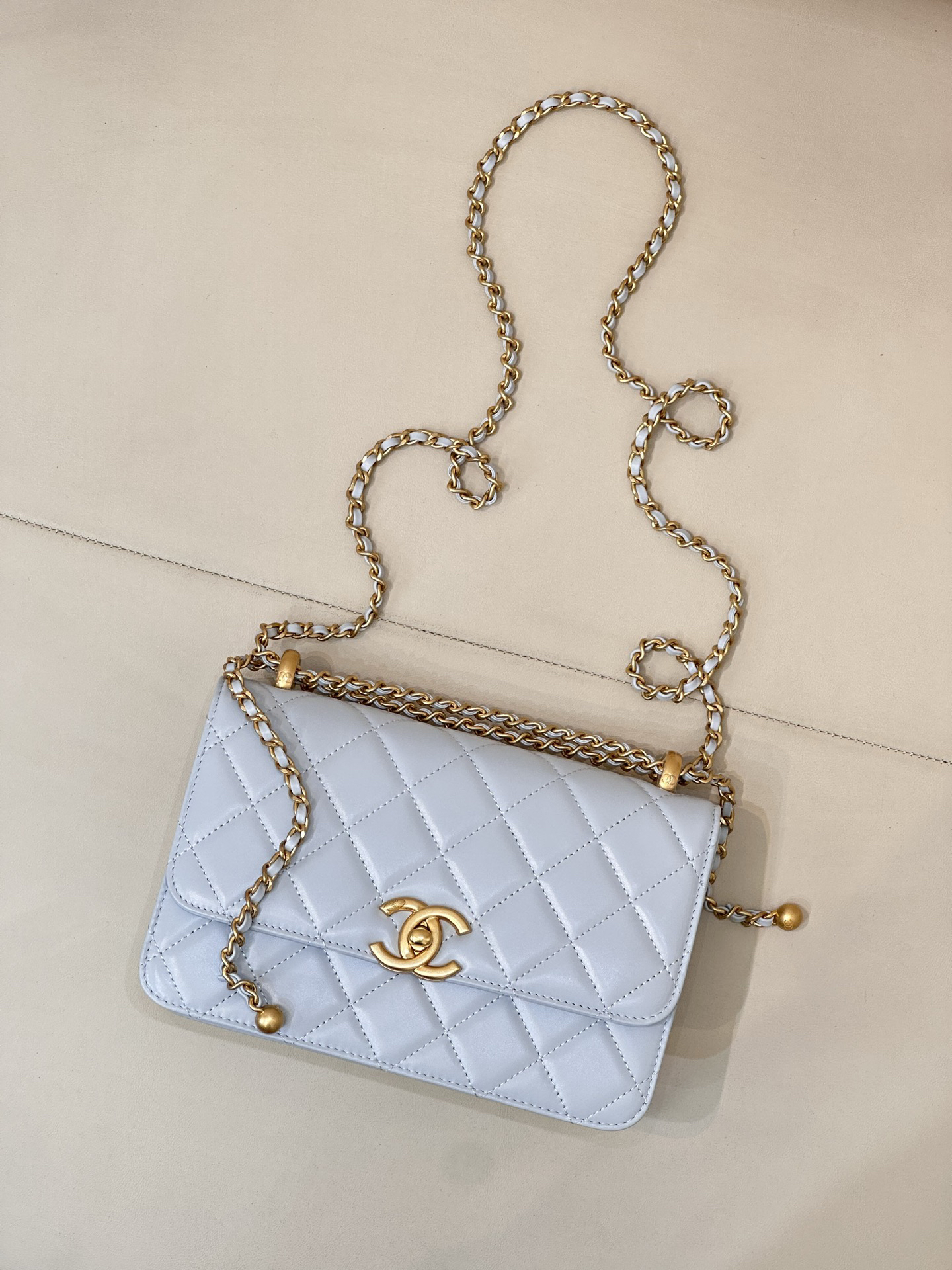 [TOP] CHANEL WOC Chain Bag Cowhide 22x14.5x8cm - Blue - 711 Luxury