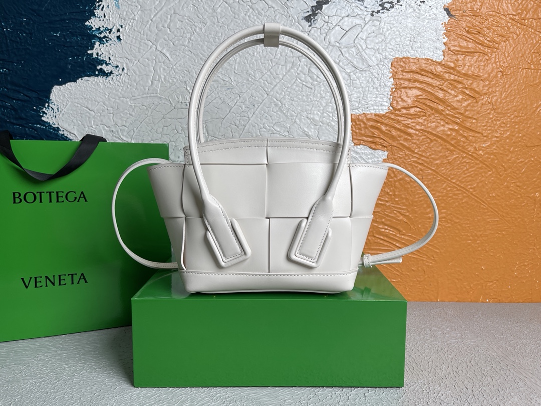 [TOP] Bottega Veneta BV MINI ARCO Bag Calfskin 29x19x9cm - White - 711 Luxury