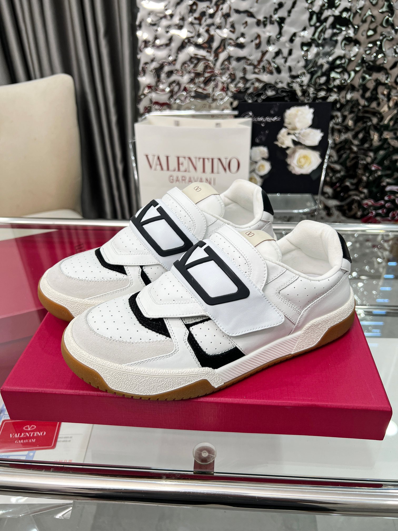 [TOP] VALENTINO Casual Shoes - White and Black - 711 Luxury