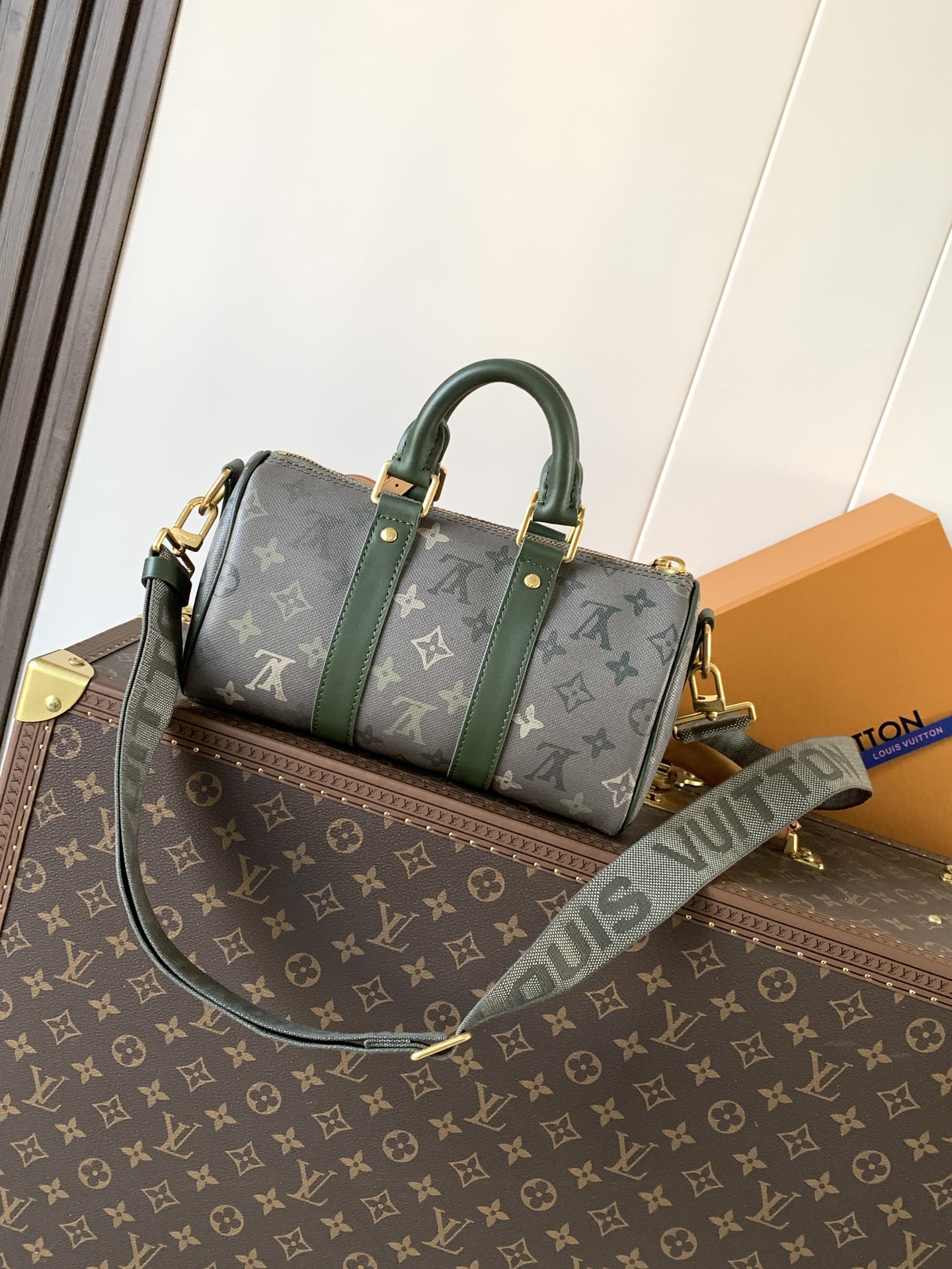 [TOP] Louis Vuitton LV Keepall Bandoulière 25 Bag Monogram Surplus 15 x 11 x 25cm - Army Green