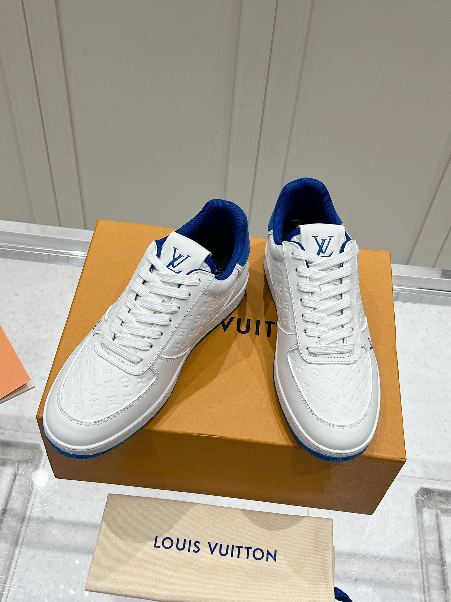 [TOP] Louis Vuitton LV Men's Casual Shoes - White and Blue - 711 Luxury