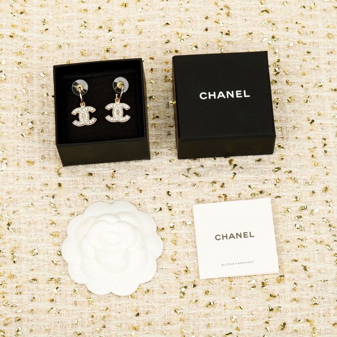 [TOP] CHANEL Earrings - Gold
