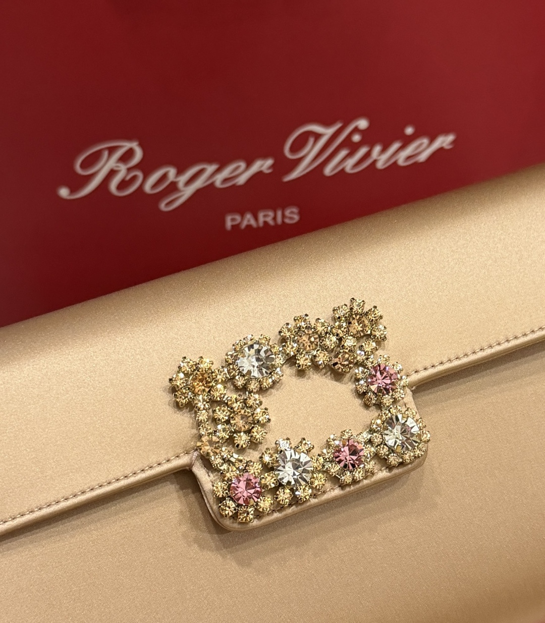 [TOP] ROGER VIVIER Diamond Bag 24-13-3 CM - Champagne - 711 Luxury
