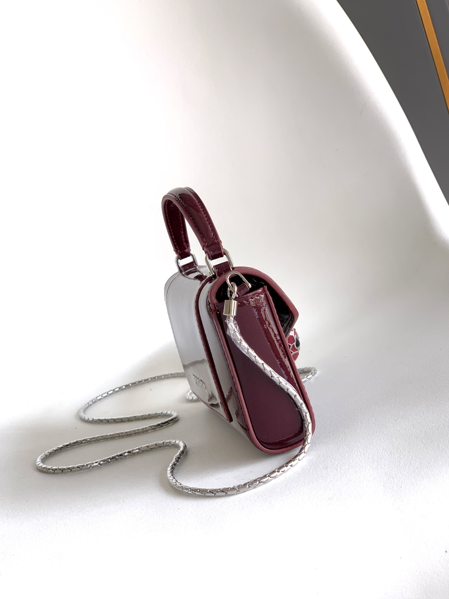 [TOP] BVLGARI Sernti Forever Bag Patent Leather 19x10x3.5cm - Dark Red - 711 Luxury