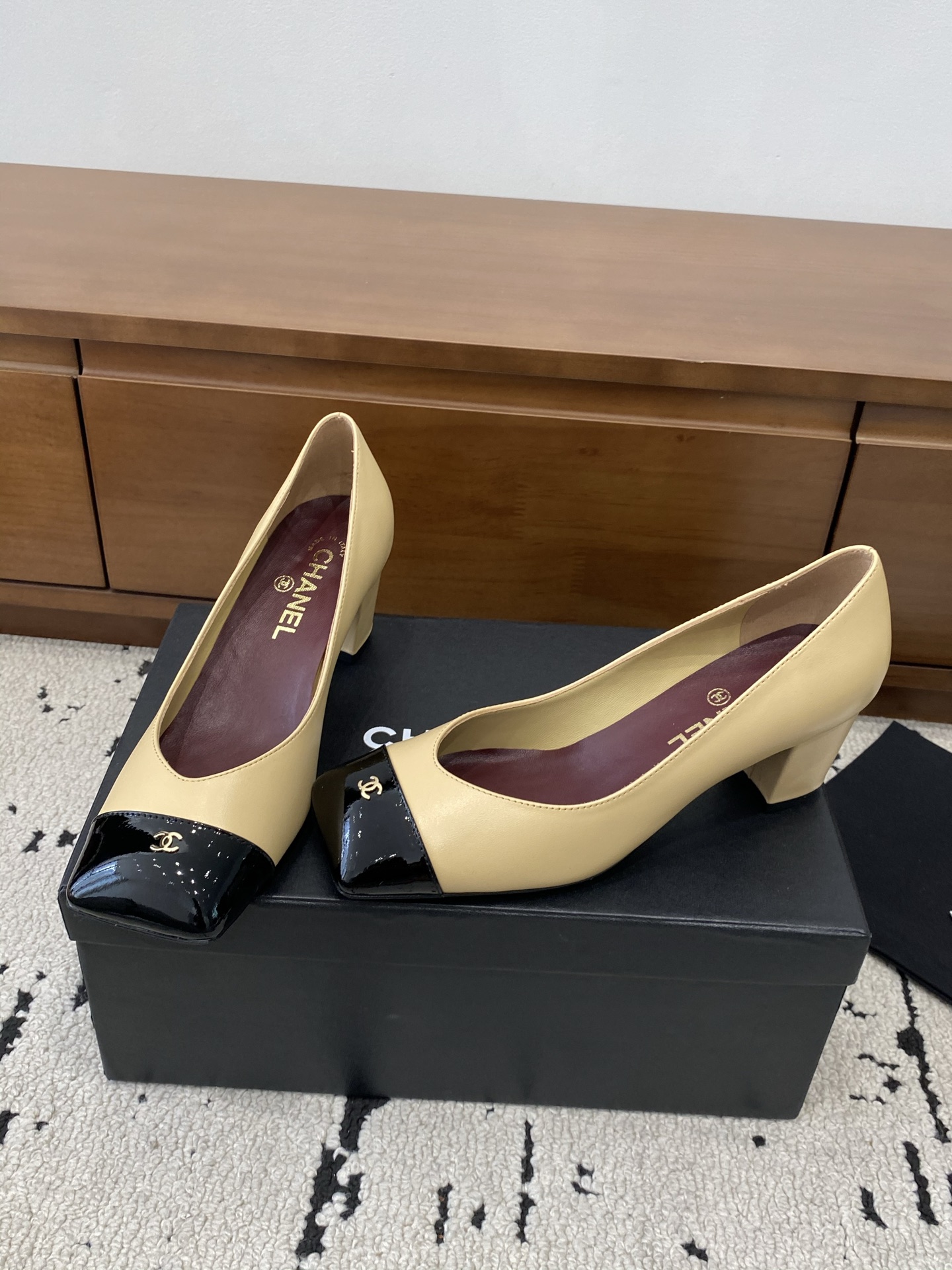 [TOP] CHANEL Pumps - Apricot - 711 Luxury