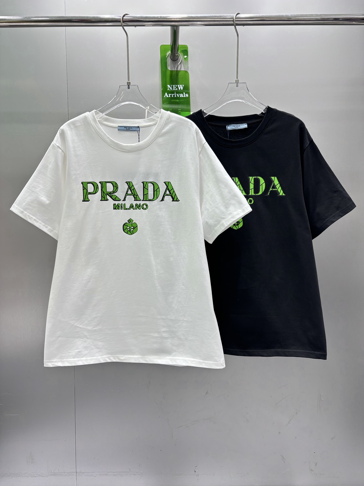 [TOP] PRADA T-Shirt -  2 Colors