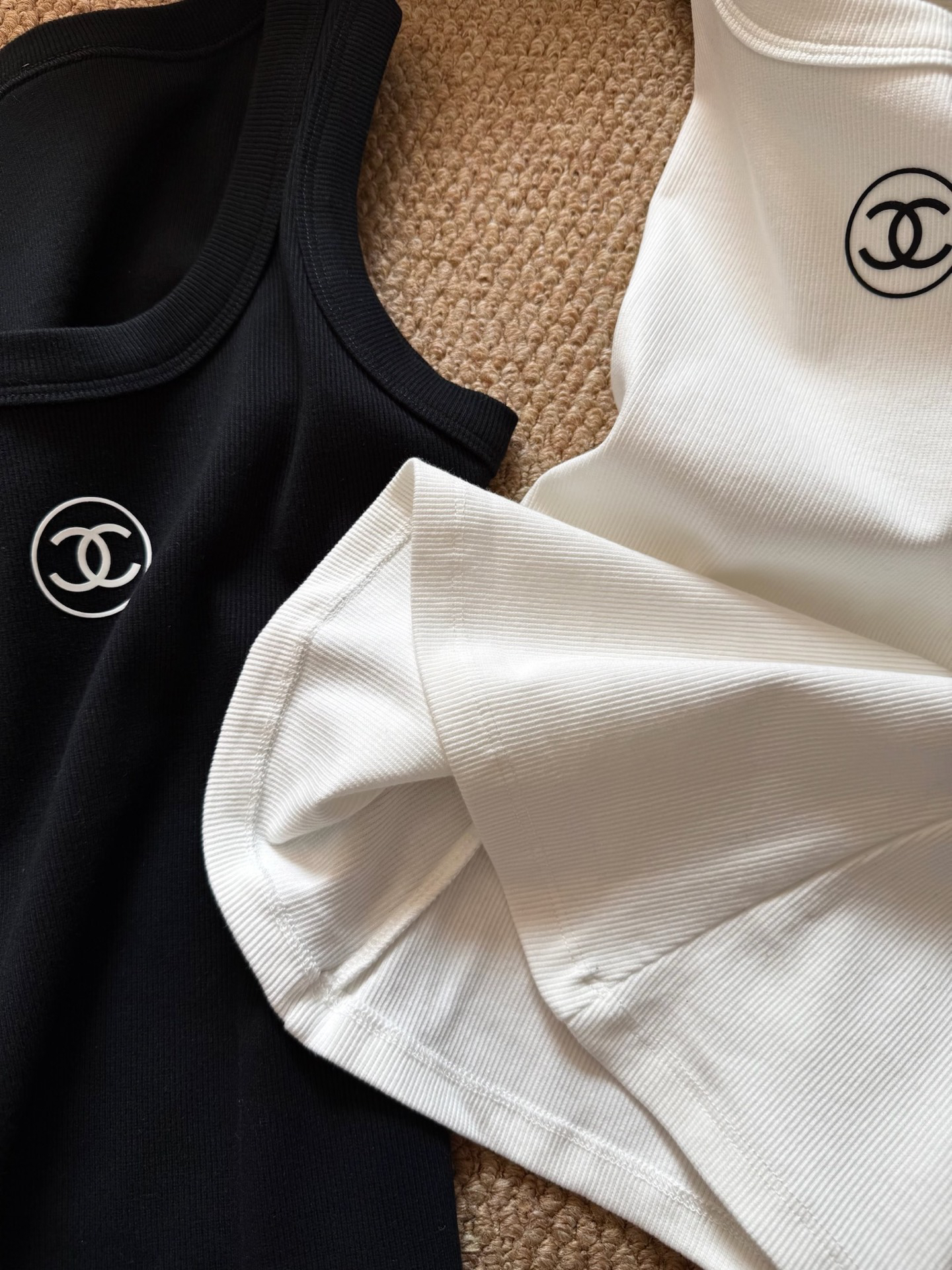 [TOP] CHANEL  Vest - 2 Colors