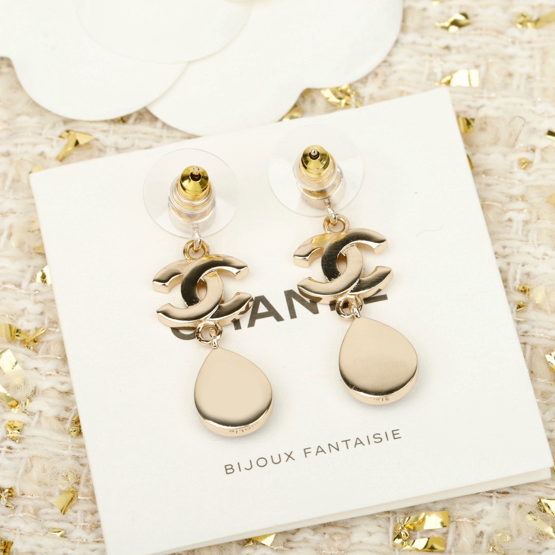 [TOP] CHANEL Earrings - Gold