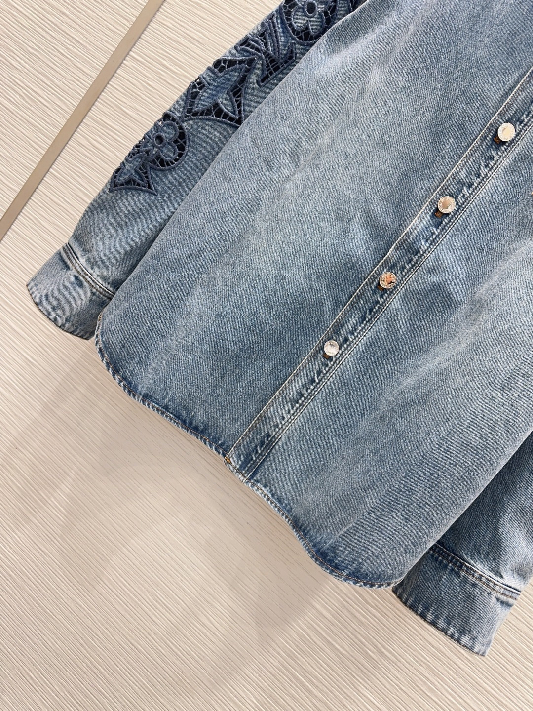 [TOP] Louis Vuitton LV Denim Shirt - Blue
