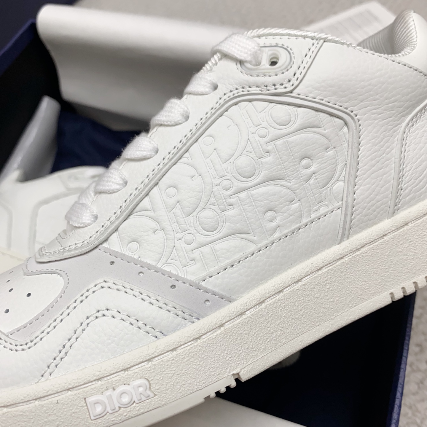 [TOP] Christian Dior  Men's Sneakers - White