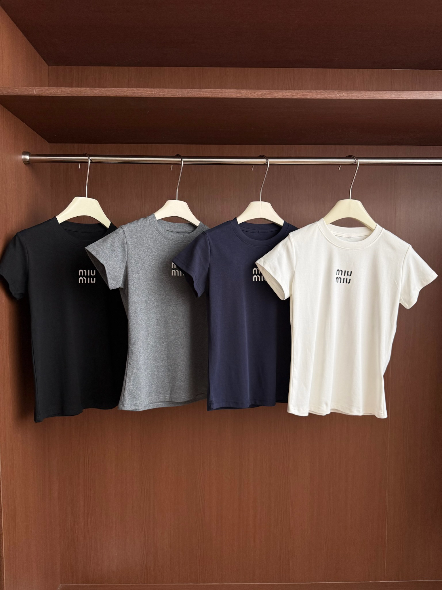 [TOP] Miu Miu T-shirt - 4 Colors