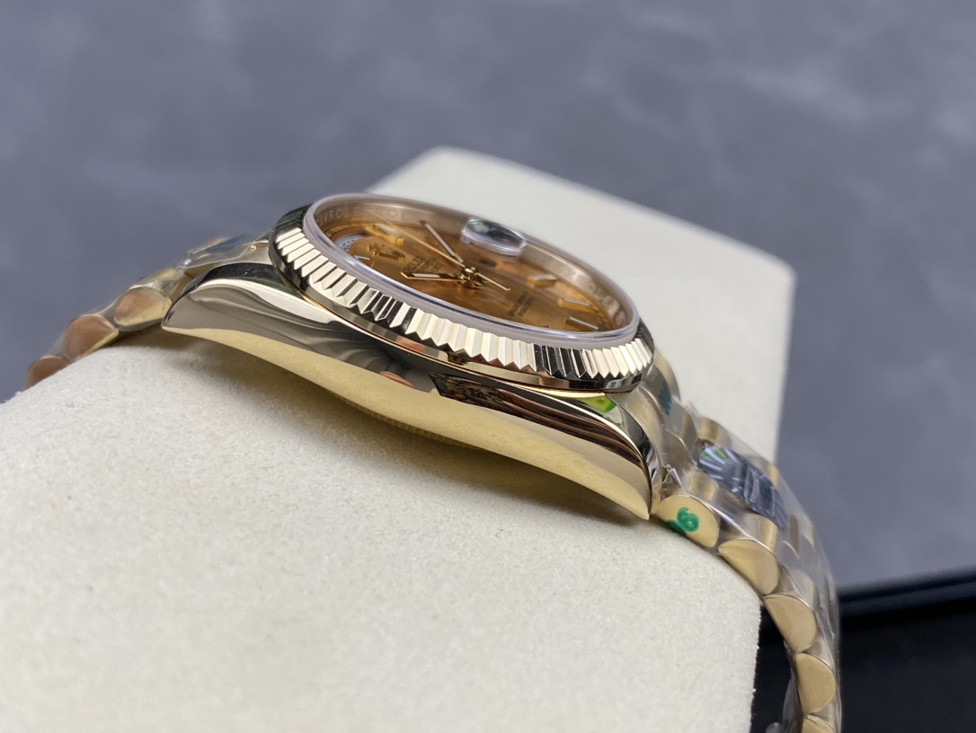 [TOP] ROLEX  Watch 36 mm - Gold