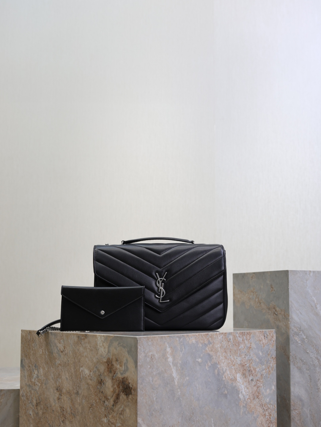 [TOP] Yves Saint Laurent YSL LouLou Bag 32x22x10cm - Black with SHW