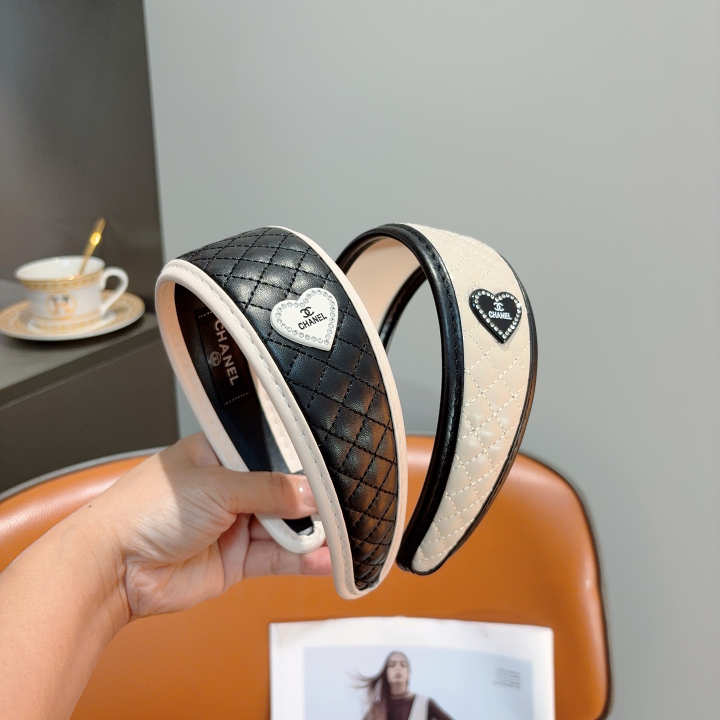 [TOP] CHANEL Hairband - 2 Colors - 711 Luxury