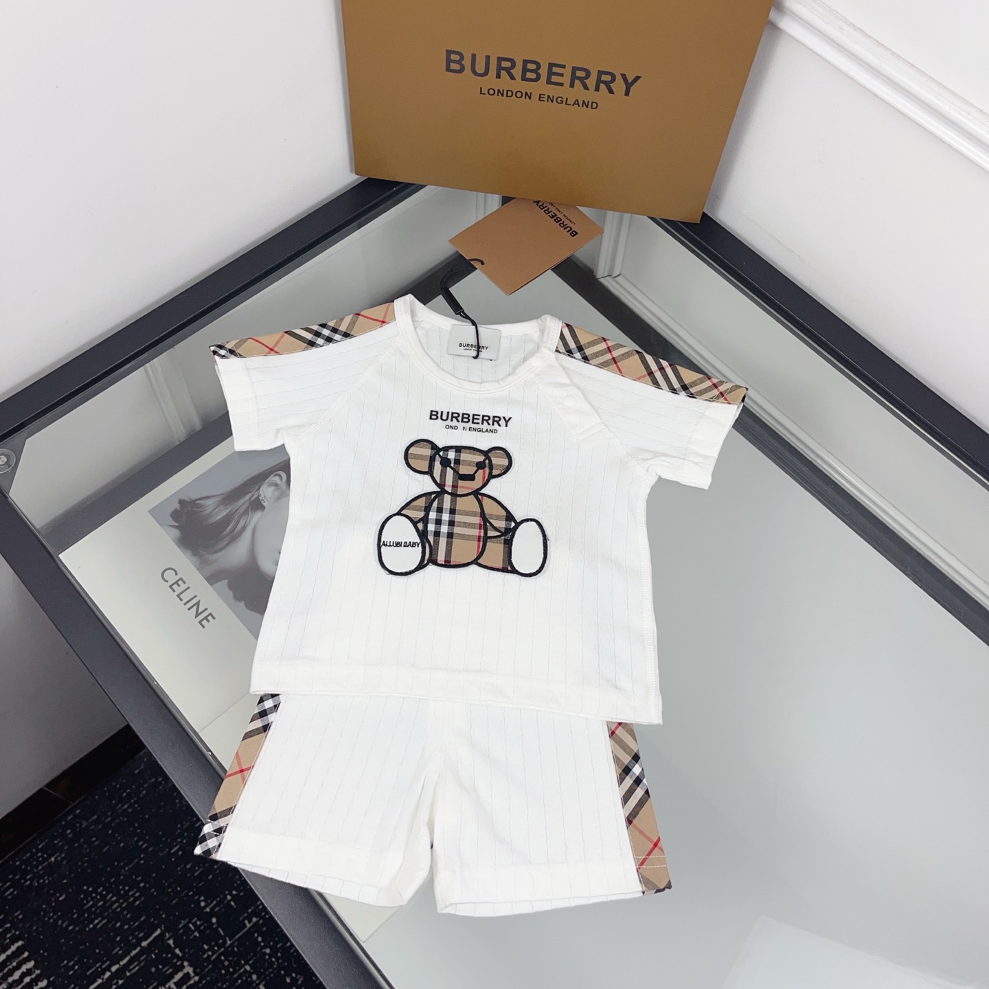 Burberry Unisex Kids White Ribbed Teddy Bear Embroidery Short Sleeve T Shirt & Check Trim Shorts Two Piece Set Boys Girls Sizes 66-110