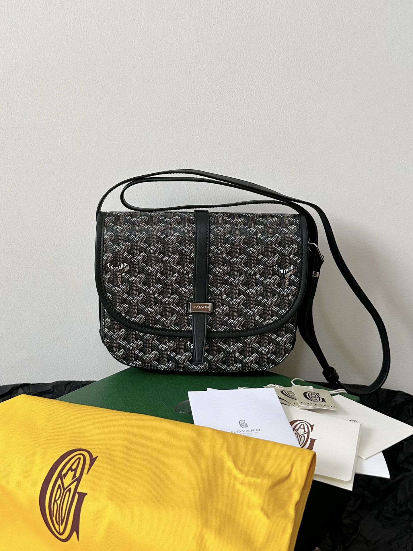 [TOP] Goyard Saddle Bag 22×16×7cm - Black - 711 Luxury