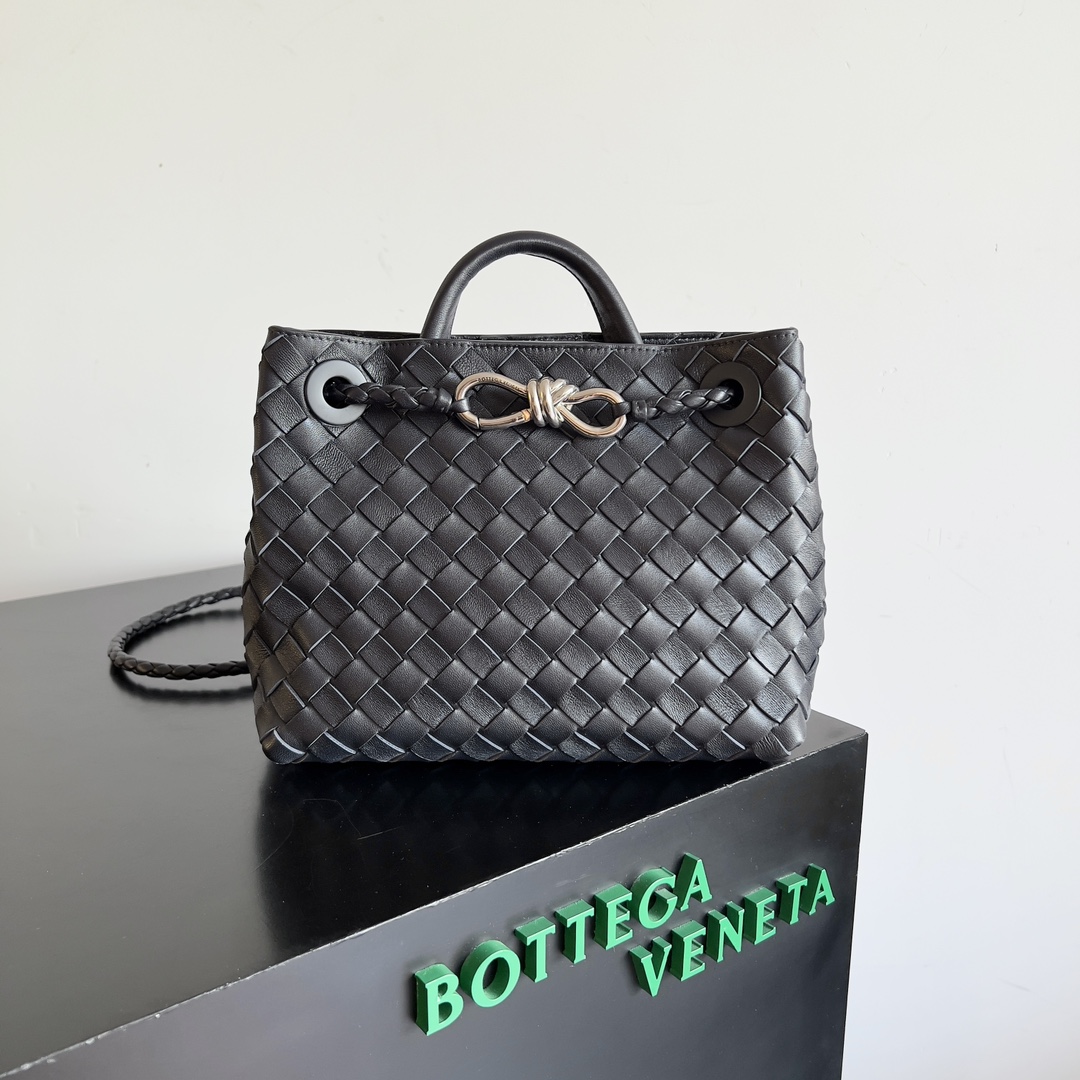 [TOP] Bottega Veneta BV Andiamo Bag Lambskin 25x22x10.5cm - Black - 711 Luxury