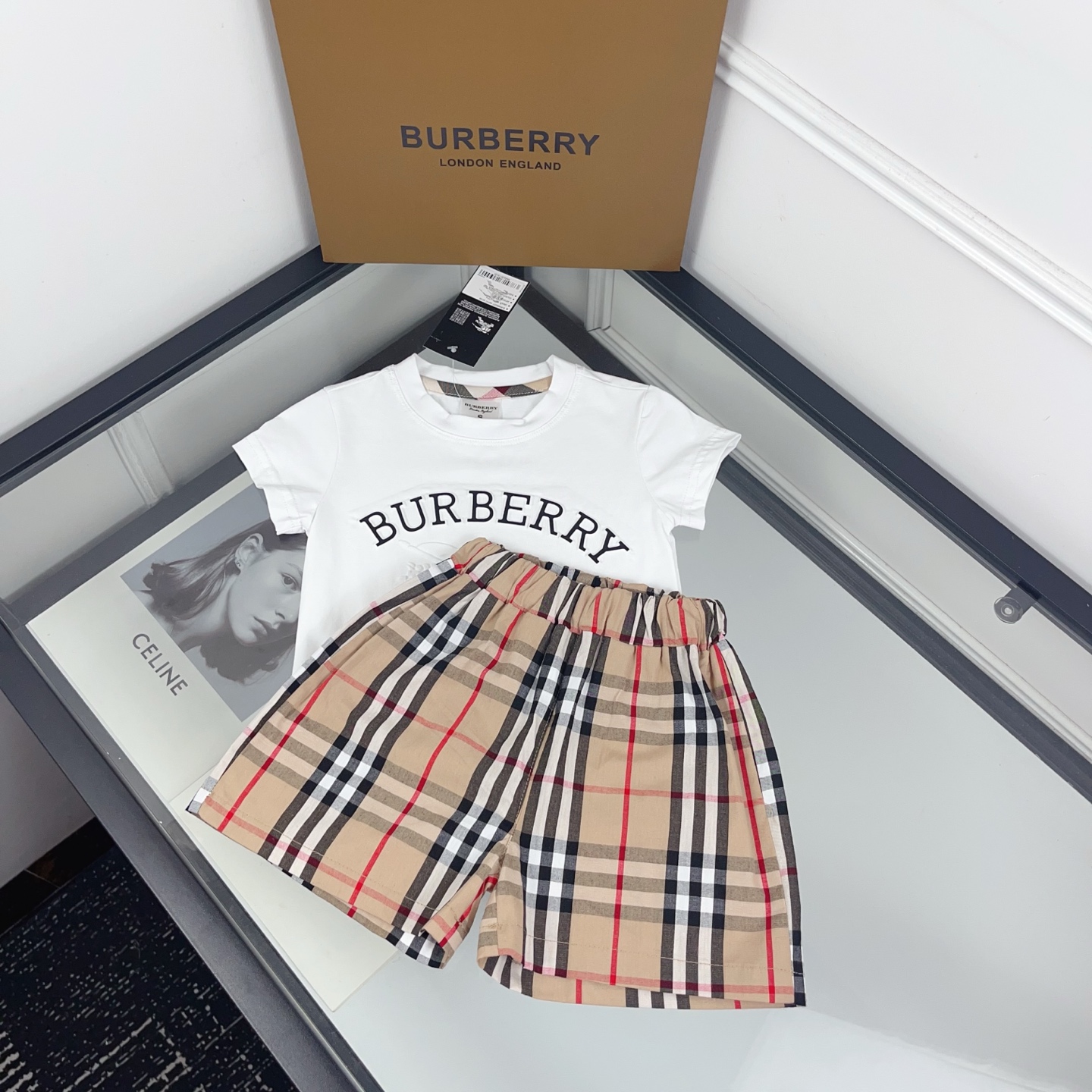 Burberry Unisex Kids White Letter Embossed Short Sleeve T Shirt & Vintage Check Elastic Waist Shorts Two Piece Casual Matching Set Boys Girls Sizes 90-130