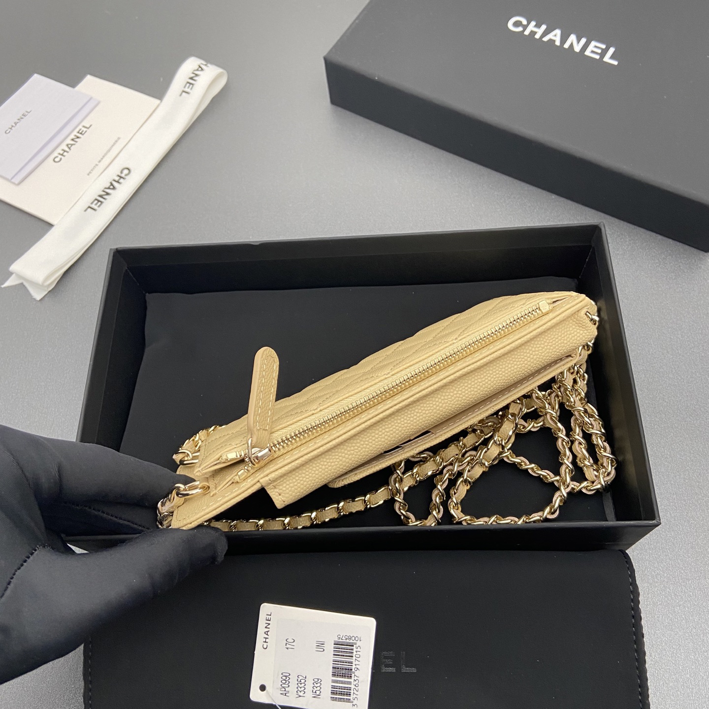 [TOP] CHANEL Phone Bag 18.5-9-3cm - Apricot