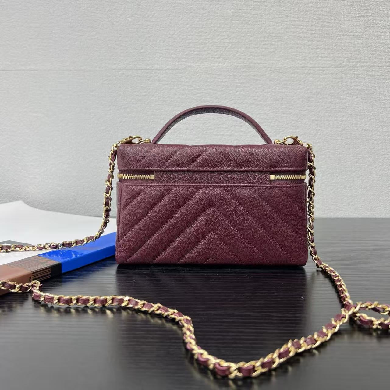 [TOP] CHANEL Vanity Case Bag 17 x 19.5 x 5cm - Wine Red - 711 Luxury
