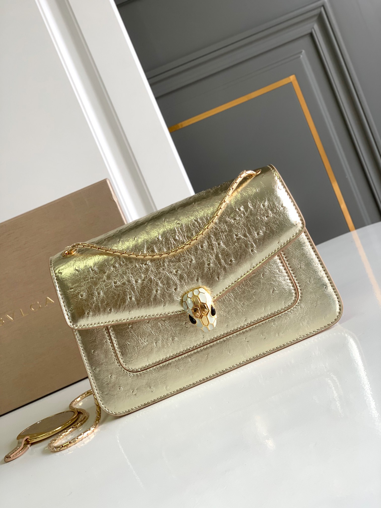 [TOP] BVLGARI Serpenti Forever Bag Calfskin 25x16.5x8cm - Gold - 711 Luxury