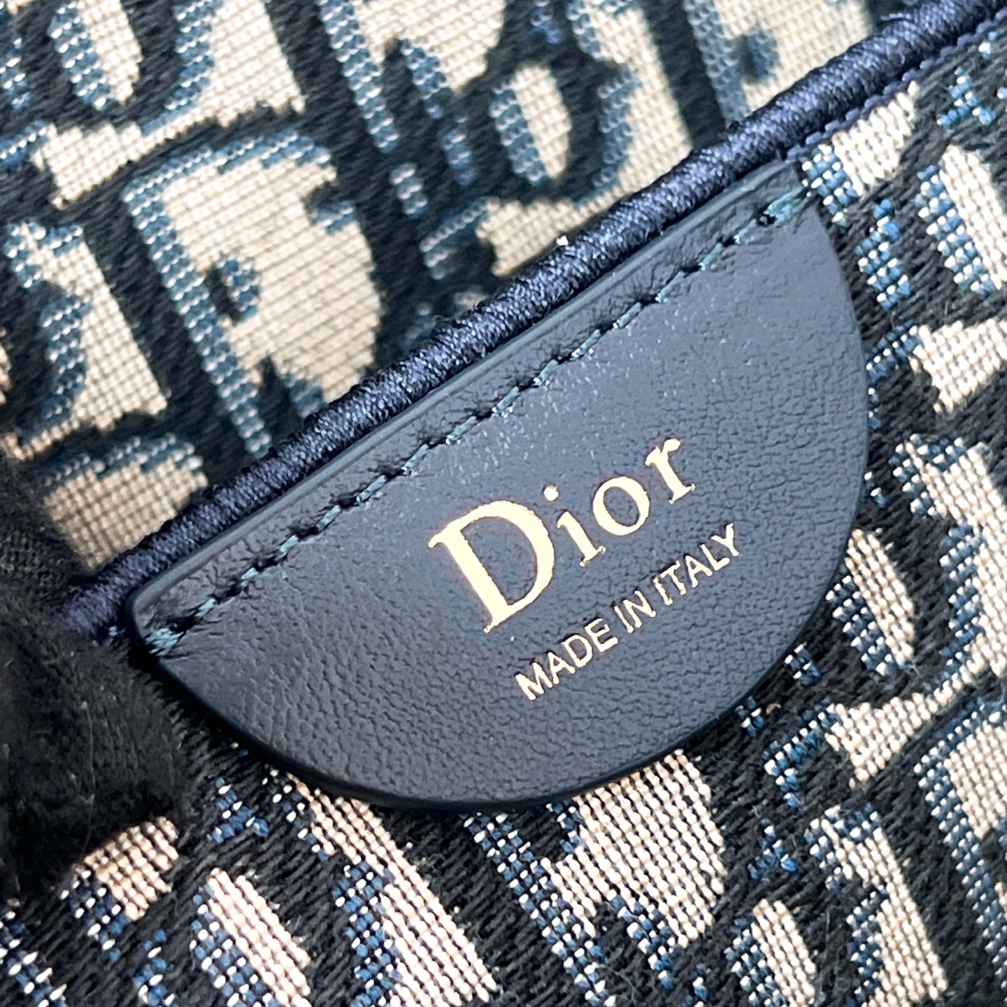 Dior Oblique Bow Medium Tote Bag Detail 9