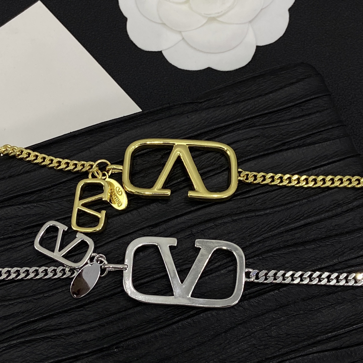 [TOP] VALENTINO Long Necklace - 2 Color - 711 Luxury