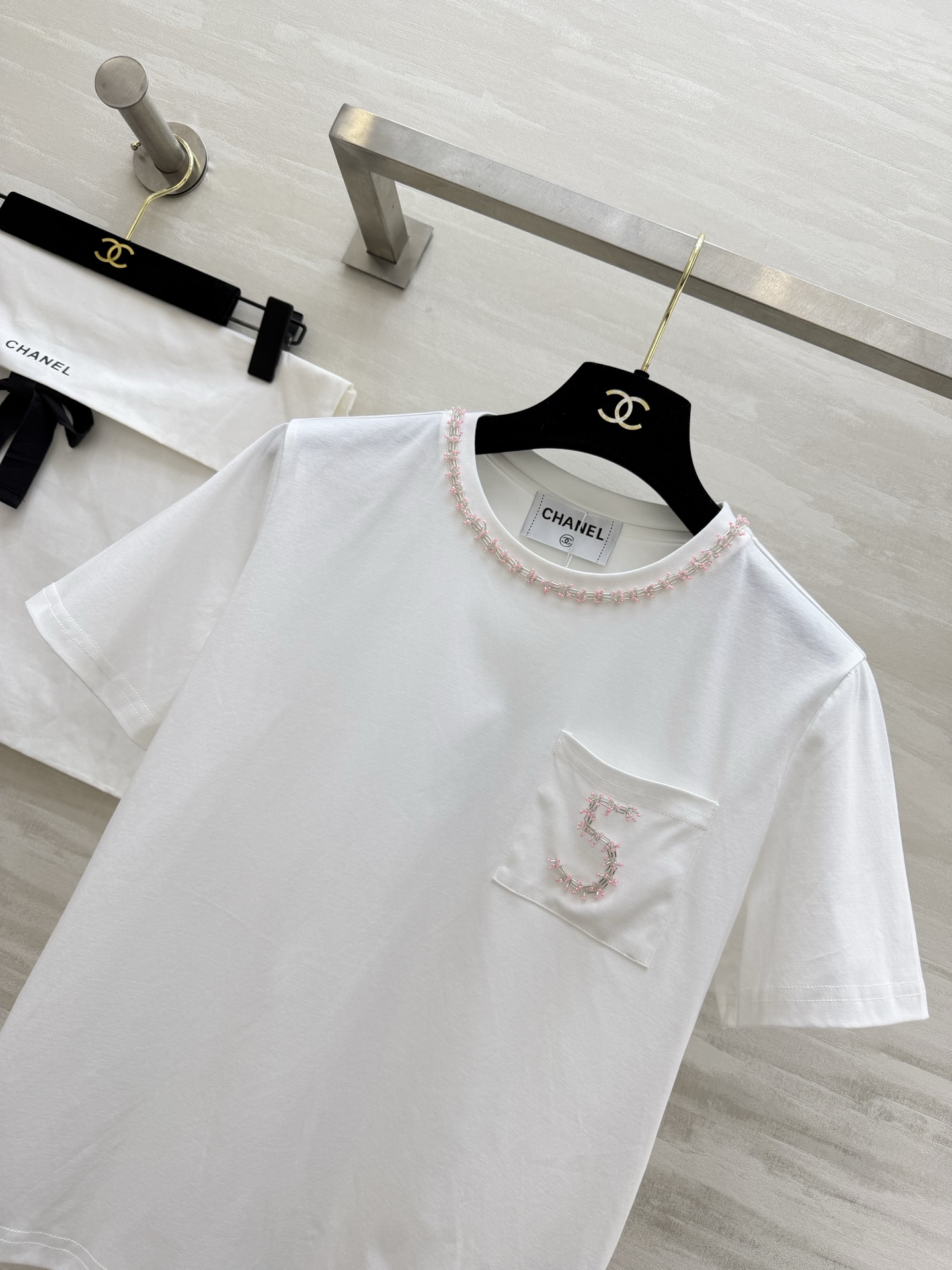 [TOP] CHANEL T-shirt - White - 711 Luxury