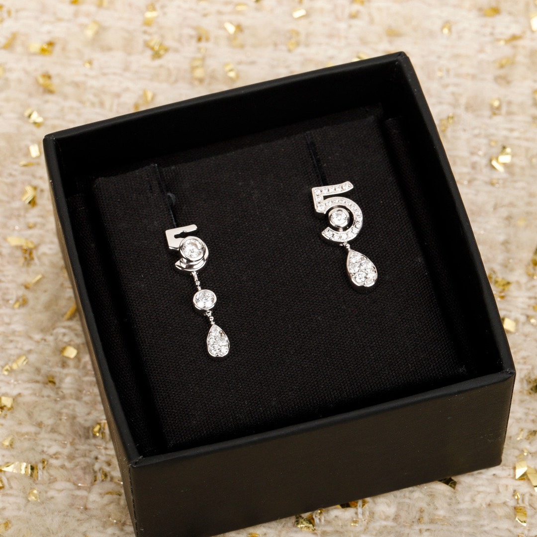 [TOP] CHANEL Earrings - 2 Color
