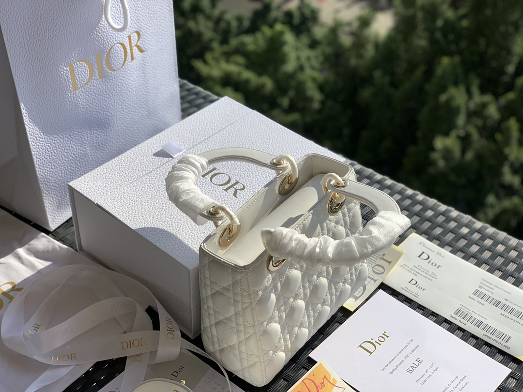 [TOP] Christian Dior Lady Dior Bag Lambskin 20x16.5x8cm - White