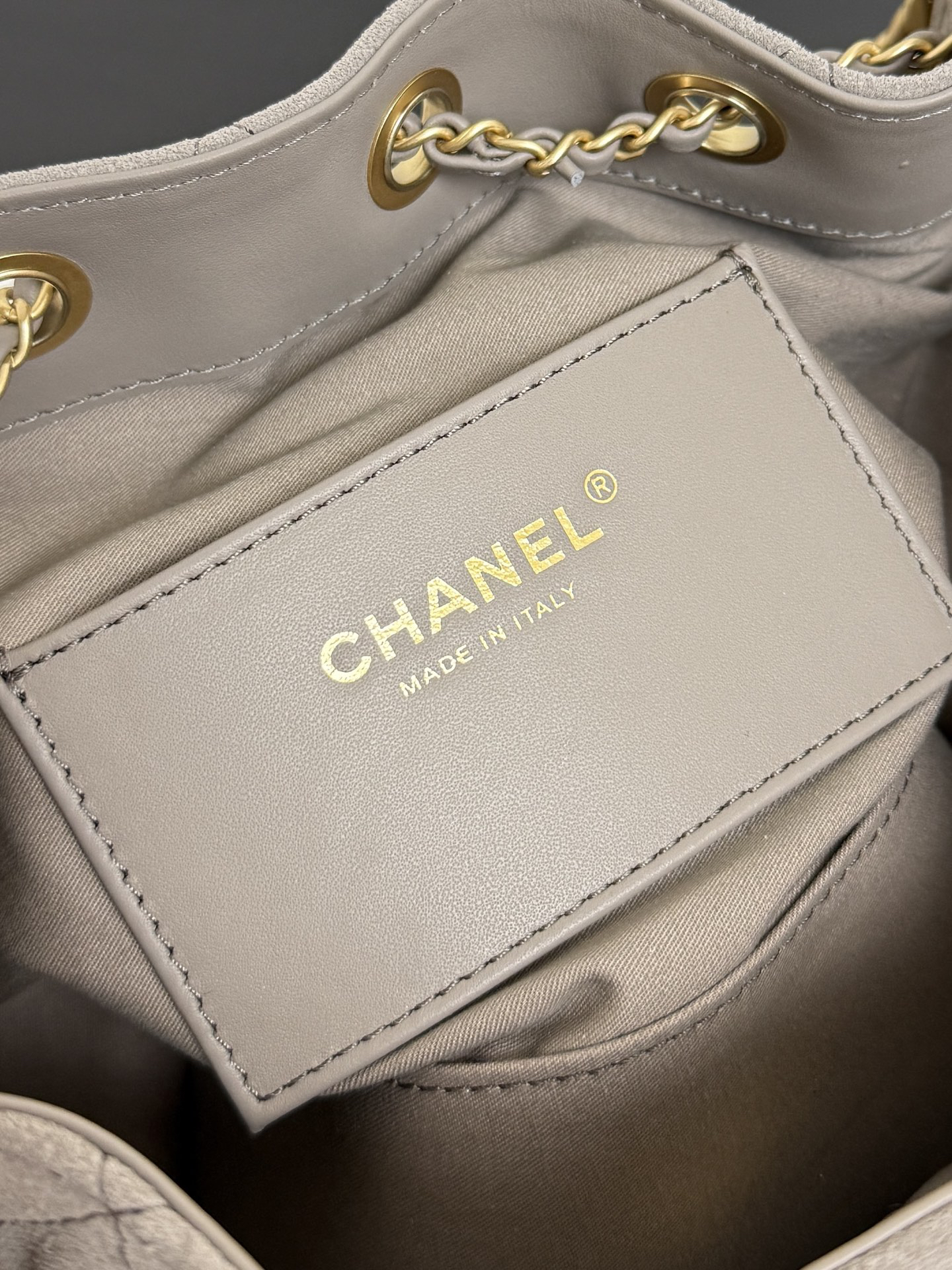 [TOP] CHANEL Hobo Bag 22x21x10cm - Gray & GHW - 711 Luxury