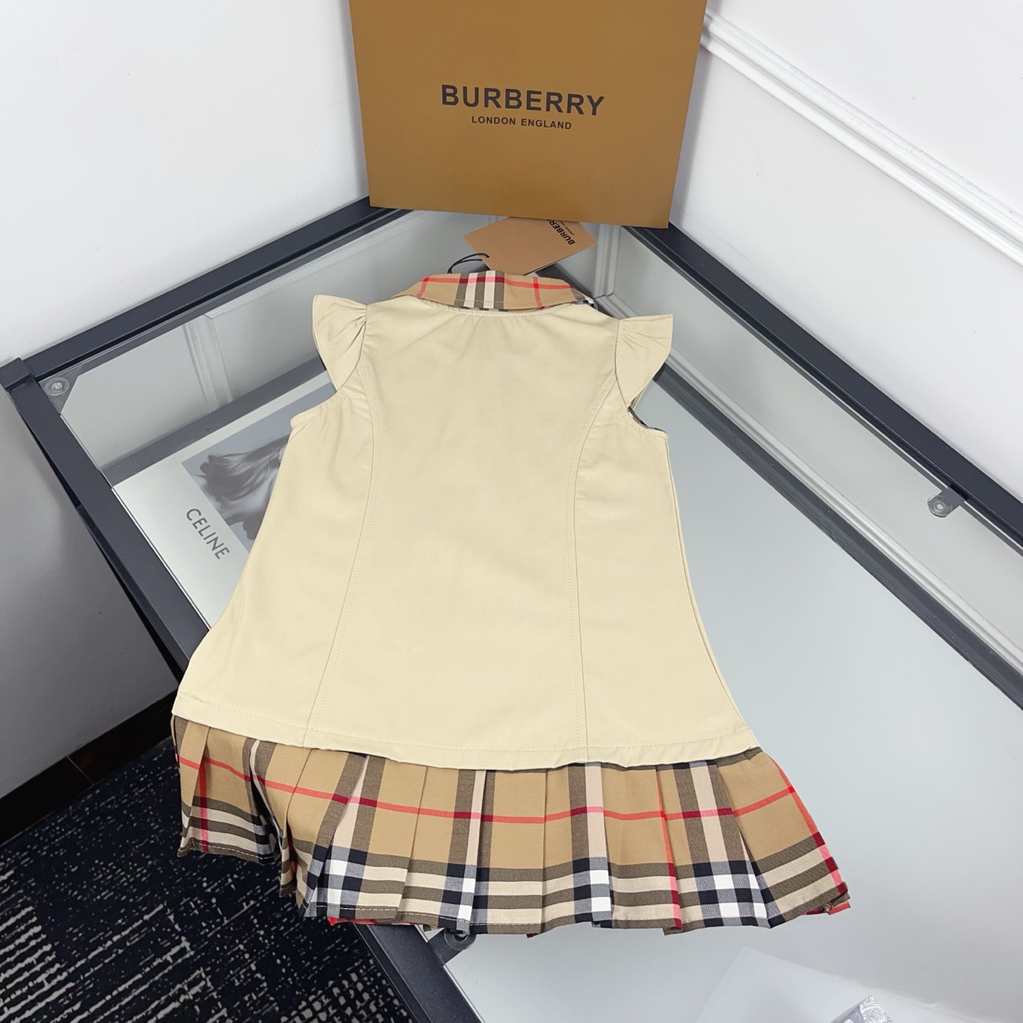 Burberry Girls Beige Sleeveless Flutter Sleeve Color Block Vintage Check Pleated Hem Dress Kids Summer Collared Dress Sizes 100-160