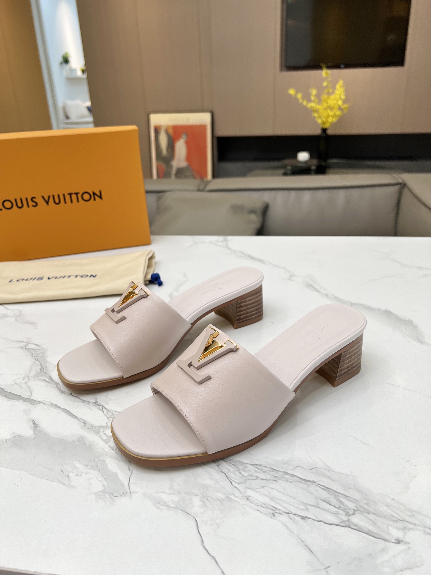 [TOP] Louis Vuitton LV Slippers - Pink - 711 Luxury