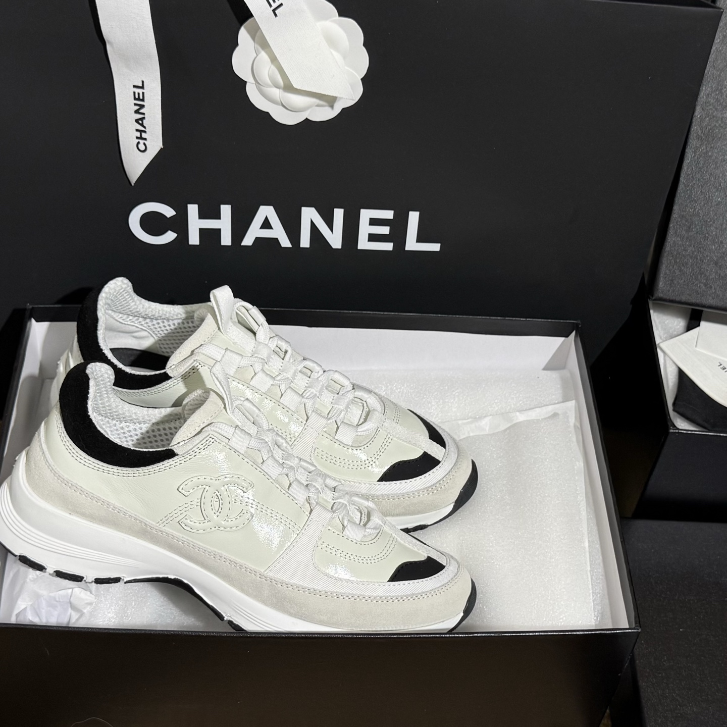 [TOP] CHANEL Sneakers - White - 711 Luxury