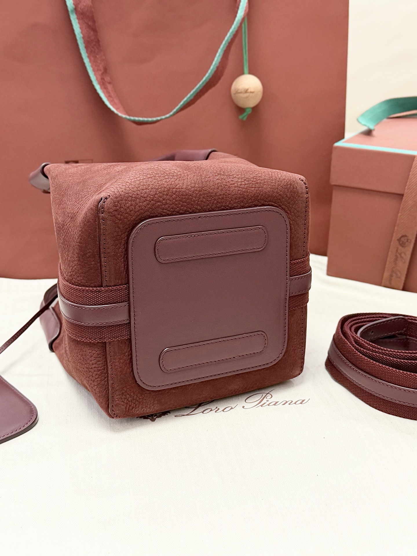 [TOP] Loro Piana  Bucket Bag 17-17-21 cm - Deep Red - 711 Luxury