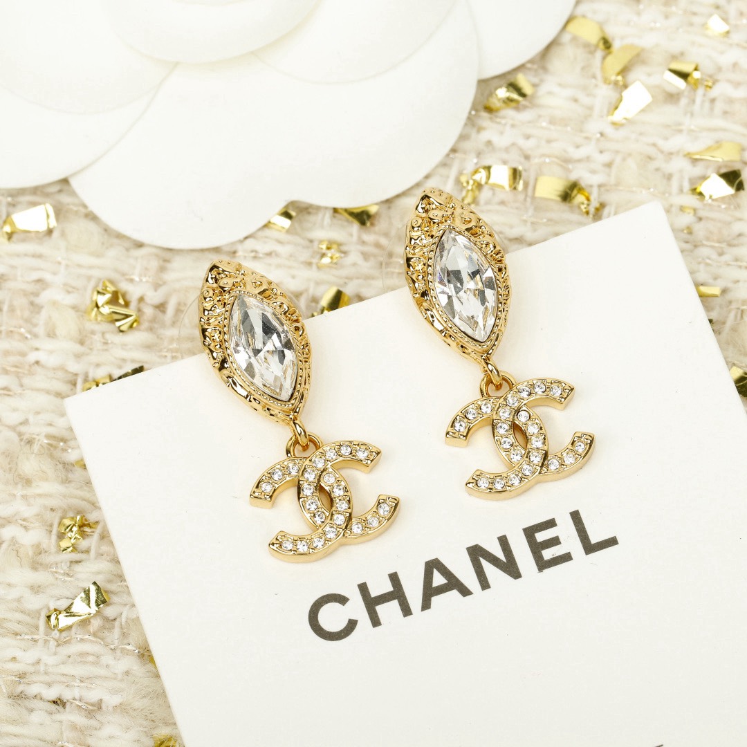 [TOP] CHANEL Earrings - Gold