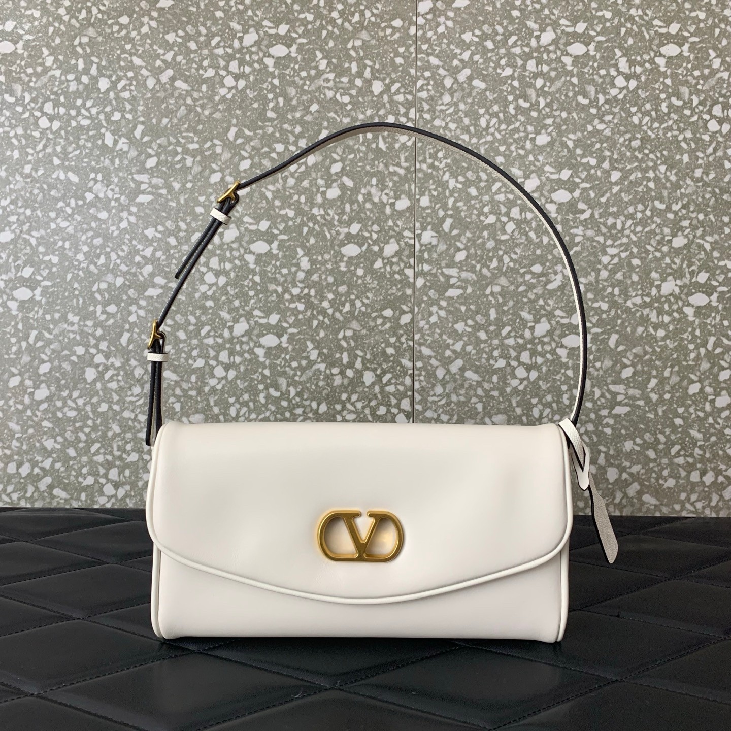 [TOP] VALENTINO GARAVANI DEVAIN Bag  23.5cm - White