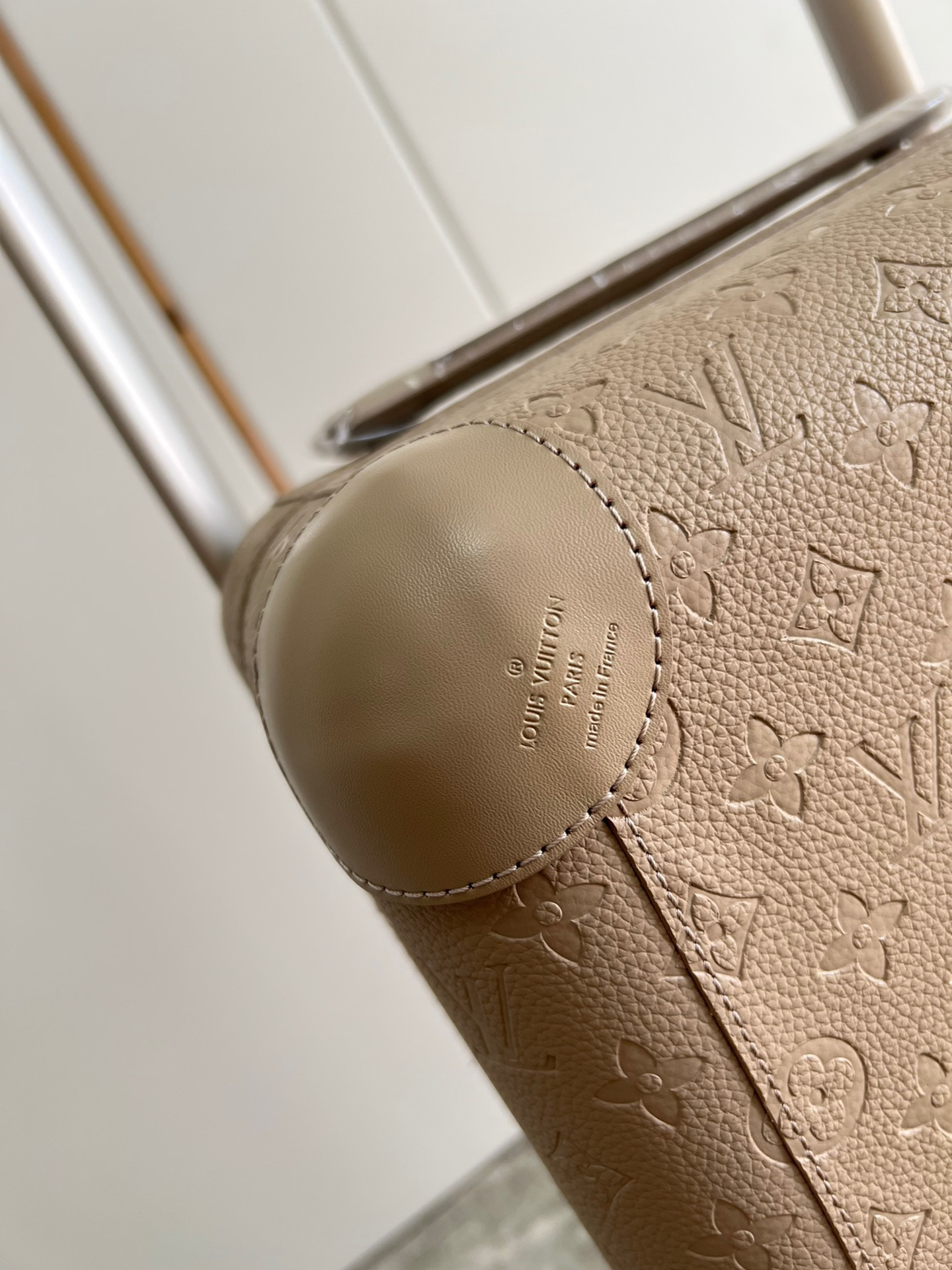 [TOP] Louis Vuitton LV Rolling Luggage Horizon 55 - Apricot - 711 Luxury