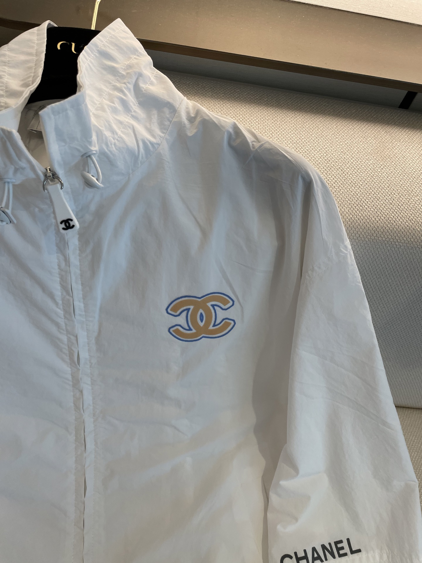 [TOP] CHANEL Coat - White