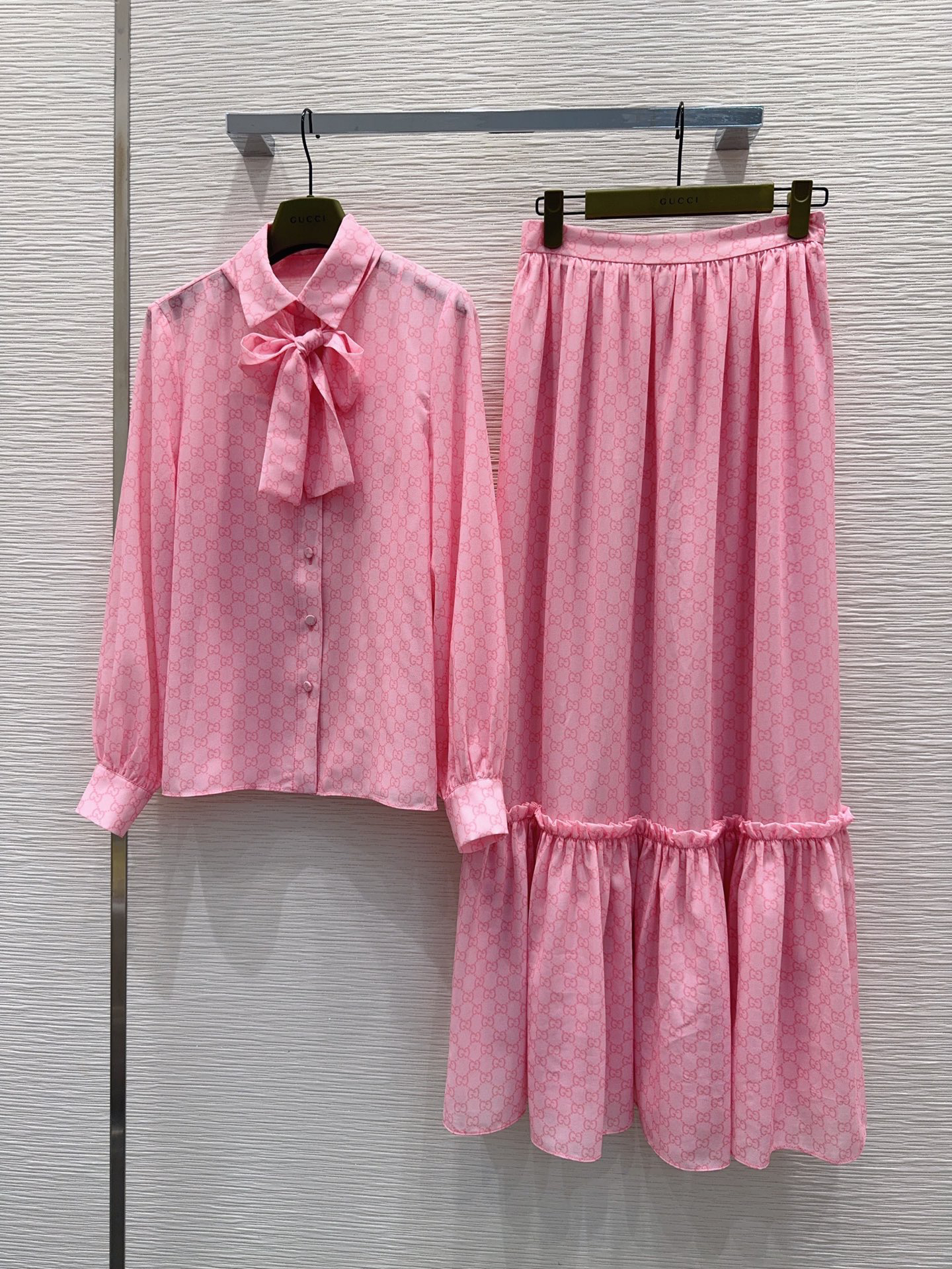 [TOP] GUCCI Shirt + Skirt Set - Pink