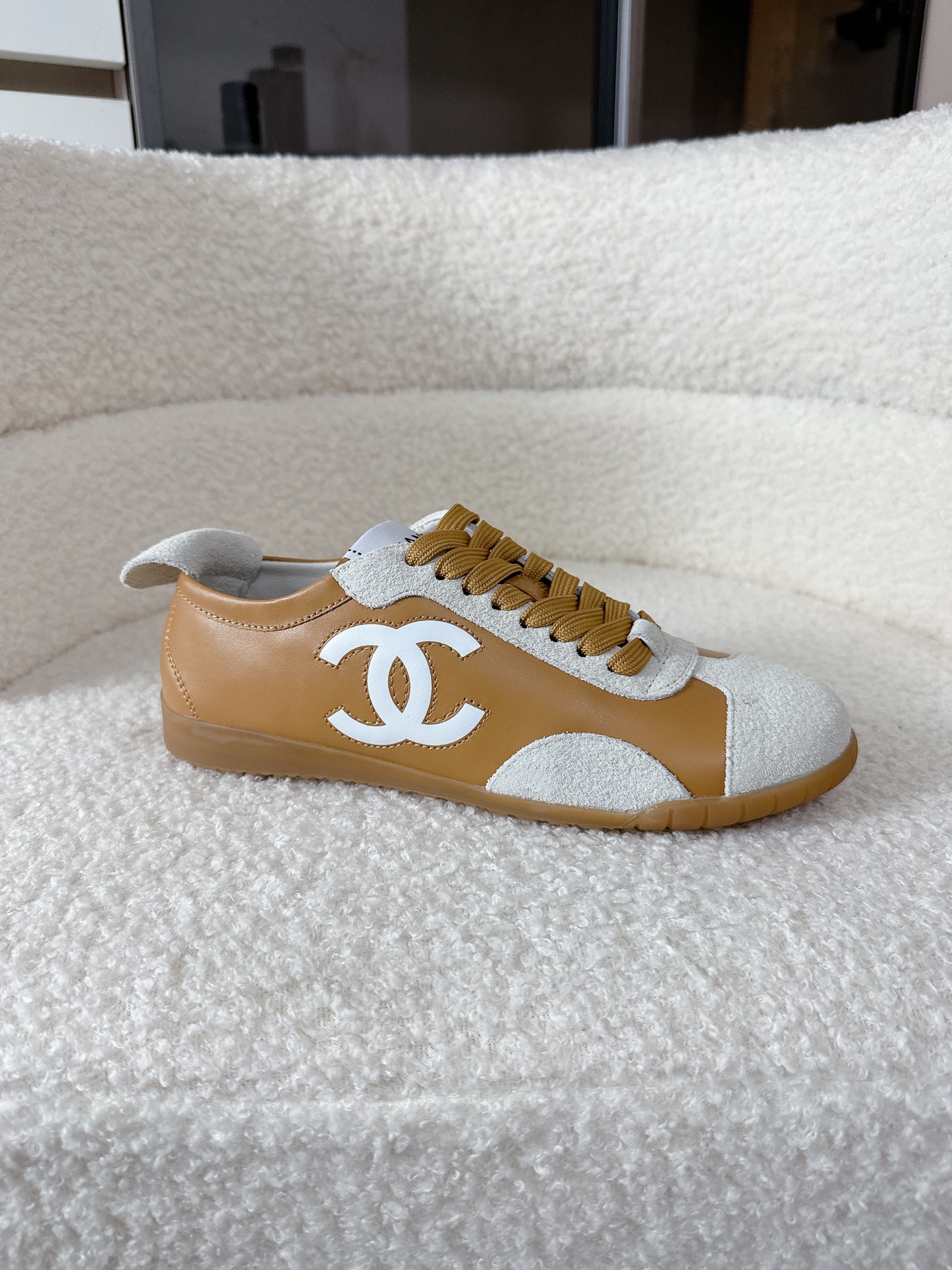 [TOP] CHANEL Casual Sneakers - 4 Colors