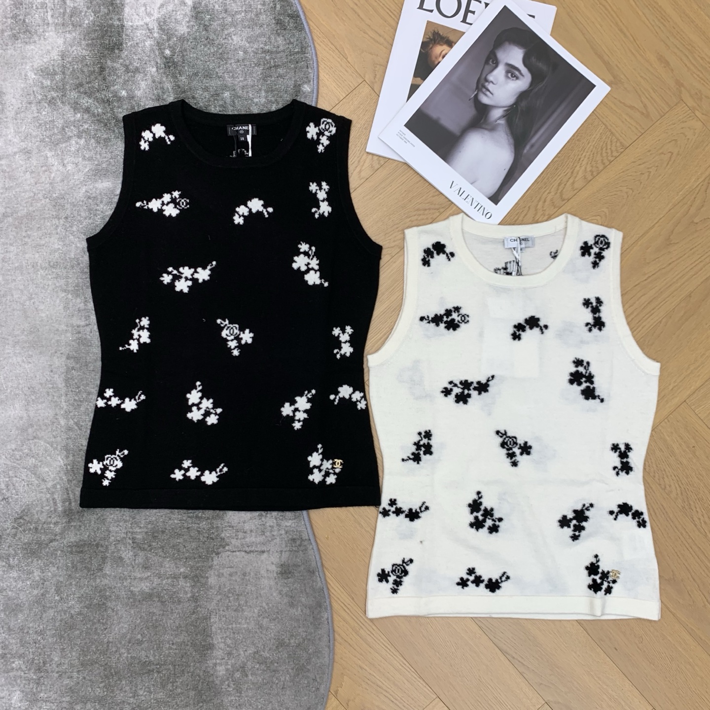 [TOP] CHANEL Knitted Vest - 2 Colors