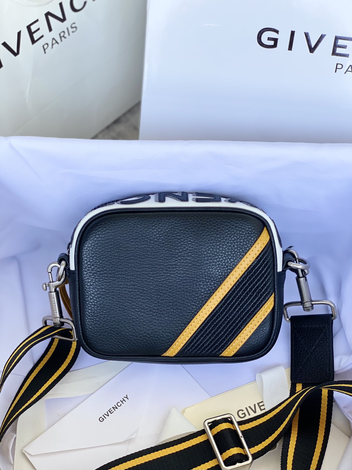 [TOP] GIVENCHY Crossbody Bag 16x11x8 cm - Black