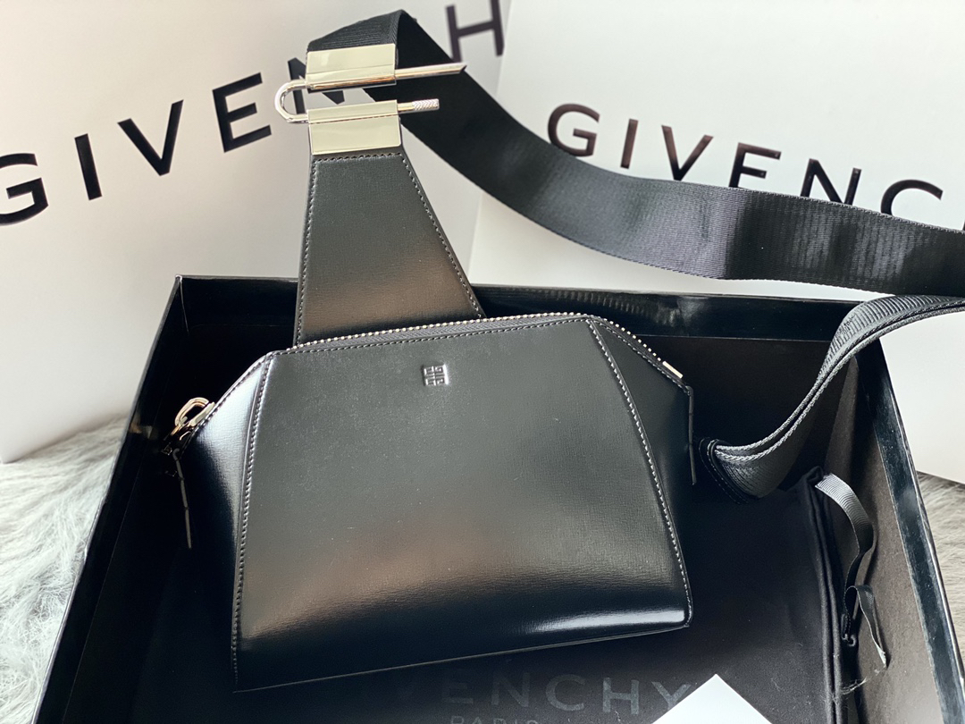 [TOP] GIVENCHY Crossbody Bag 25x16x20cm - Black
