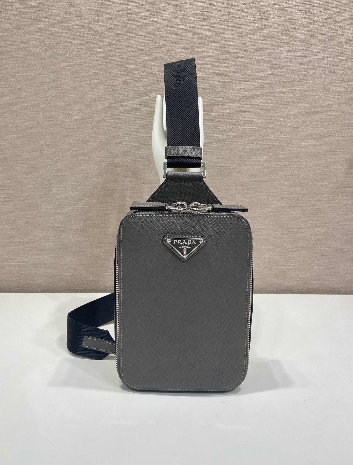 [TOP] PRADA Chest Bag Cowhide 14x20x5cm - Grey - 711 Luxury