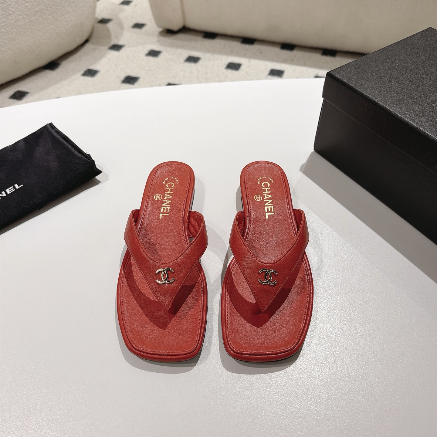 [TOP] CHANEL Lambskin Slippers - Red - 711 Luxury