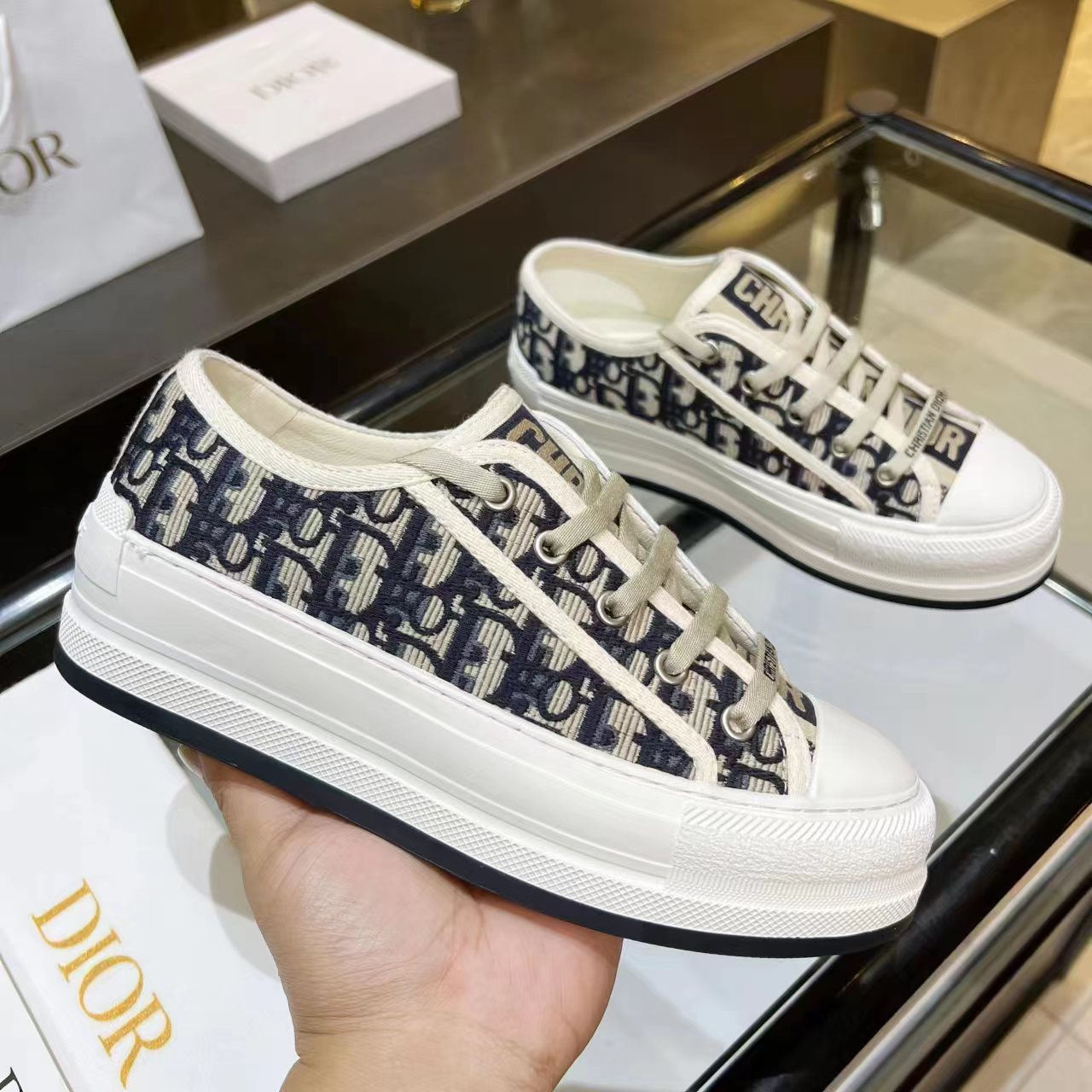 [TOP] Christian Dior Casual Shoes - White and Navy Blue - 711 Luxury