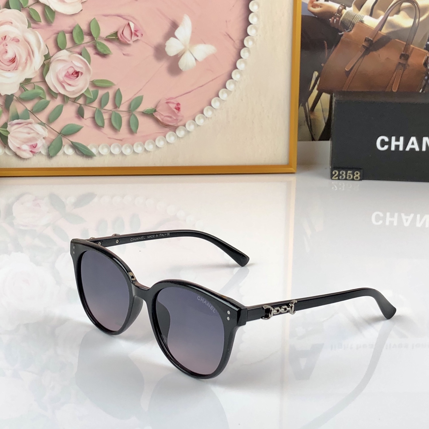 [TOP] CHANEL Sunglasses - Black - 711 Luxury