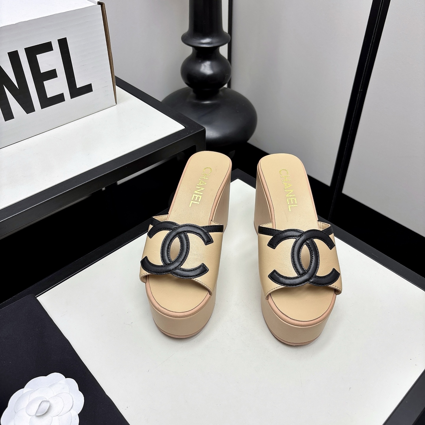 [TOP] CHANEL Slippers - Beige - 711 Luxury